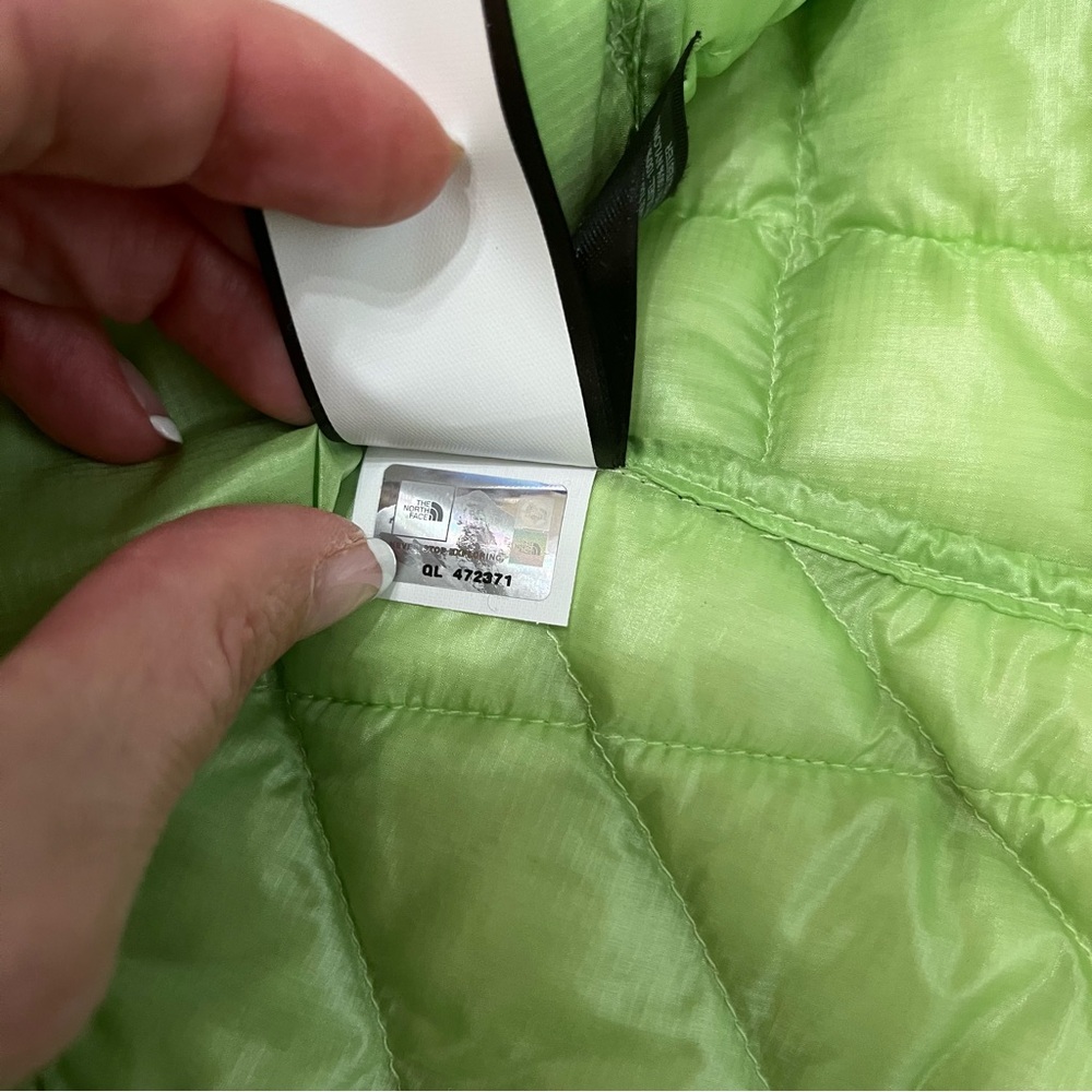 The North Face Thermoball Bright Green Jacket - Picture 5 of 9